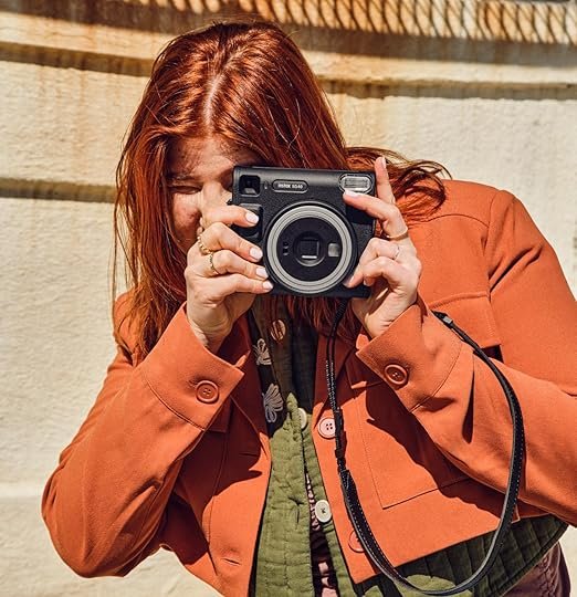 Fujifilm Instax Square SQ40 Black Instant Camera – Classic Design with Square Prints - Image 2